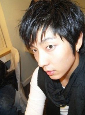 Behind-the-scenes cut of Lee Joongi