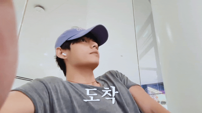 Latest photo of Kim Taehyung (V)