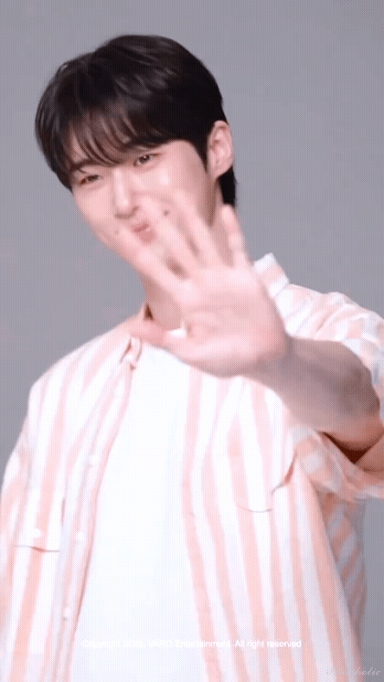 Latest photo of Byeon Wooseok