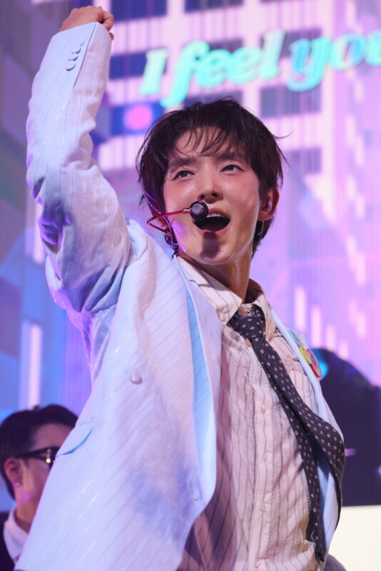A moment captured by a fan of Lee Joongi