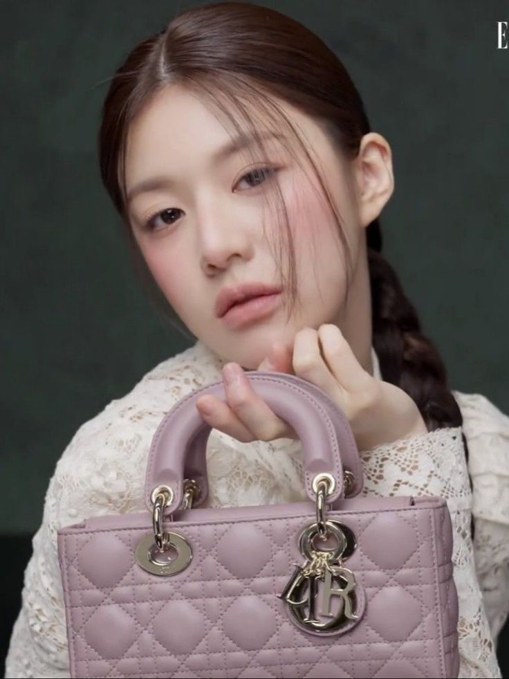 Latest photo of Go Younjung