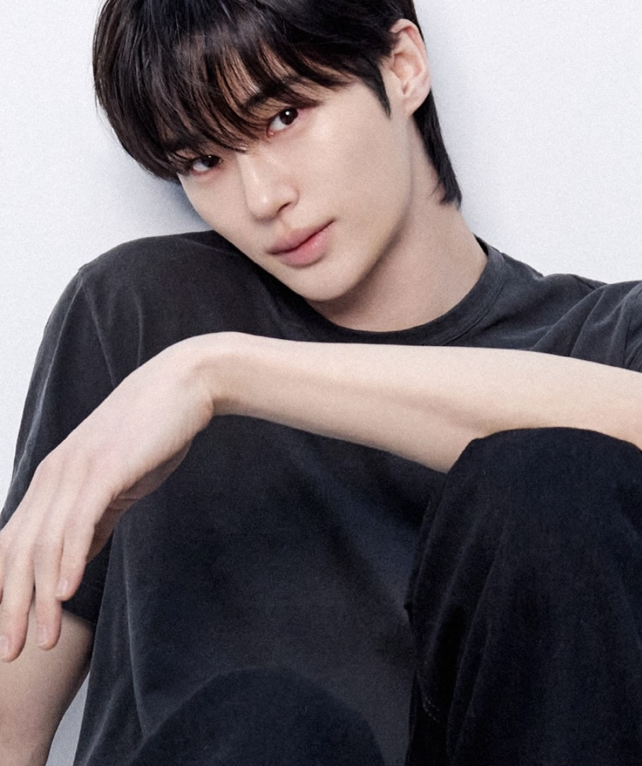 粉丝拍下的边佑锡瞬间