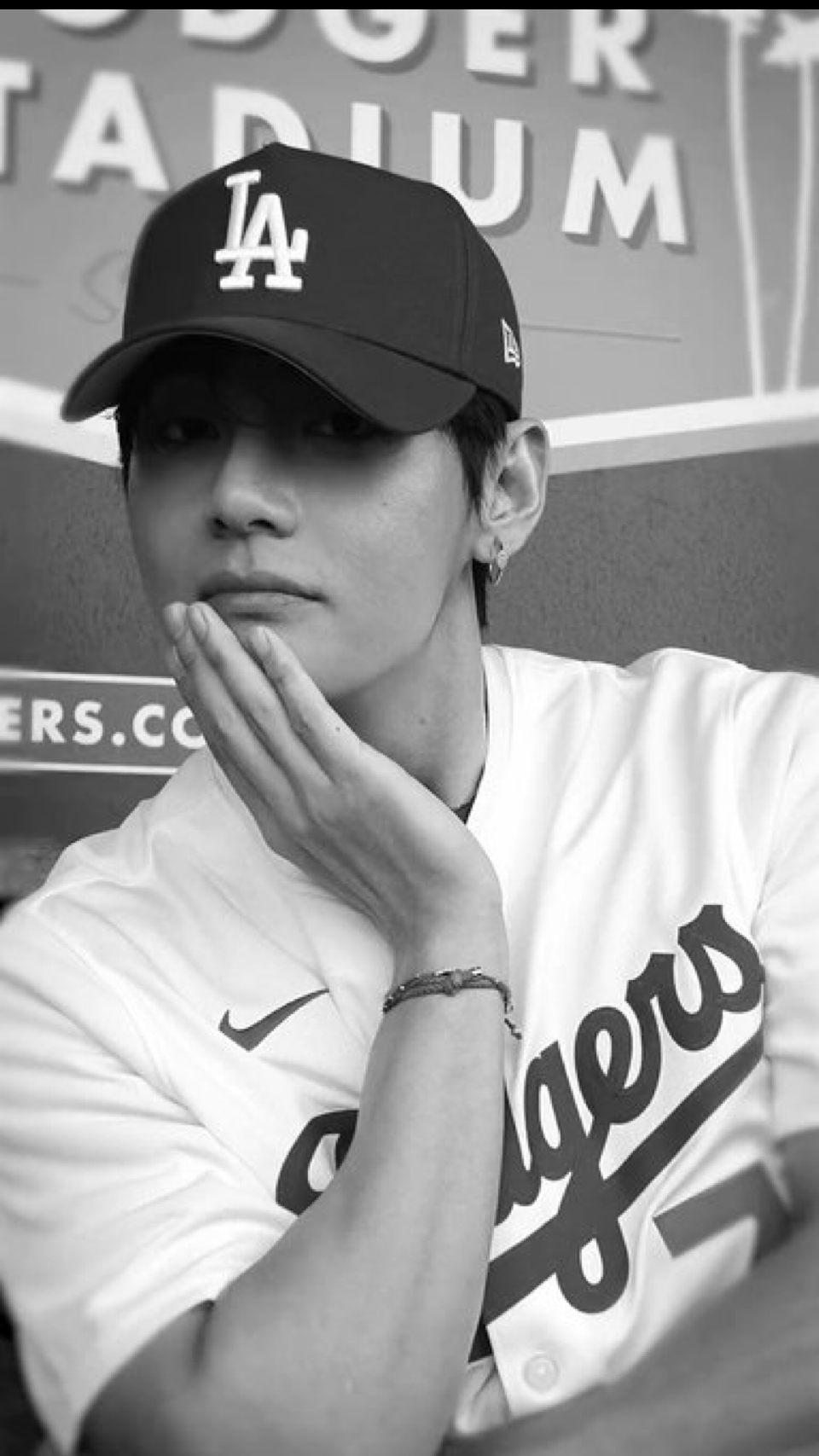 최애돌셀럽 팬덤이 추천하는 김태형 (뷔) 배경 이미지