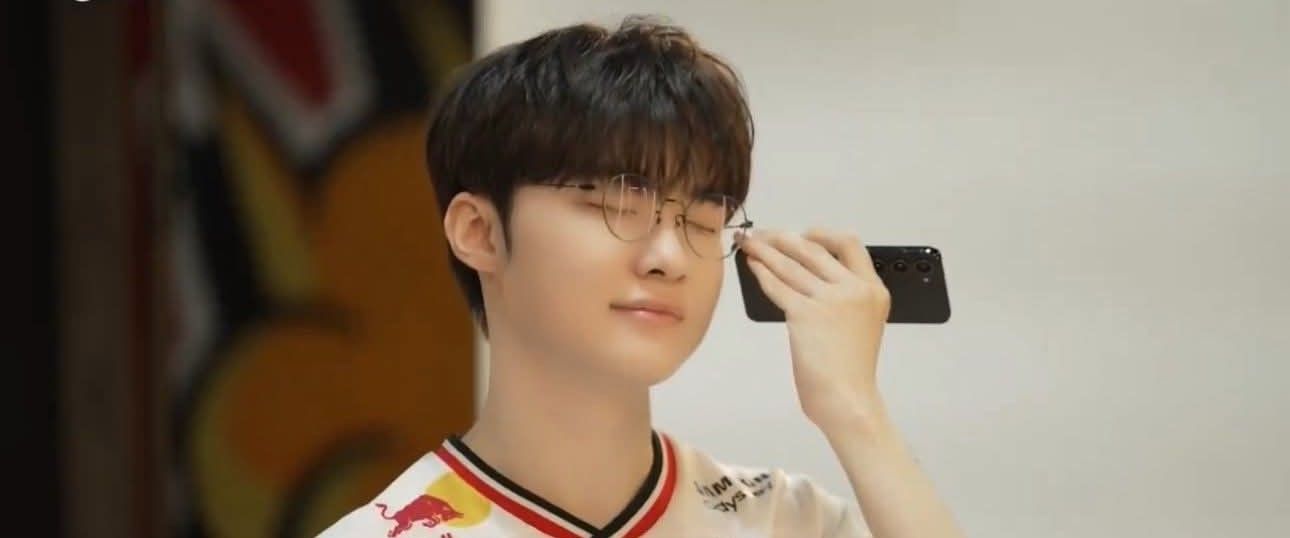 A moment captured by a fan of Faker