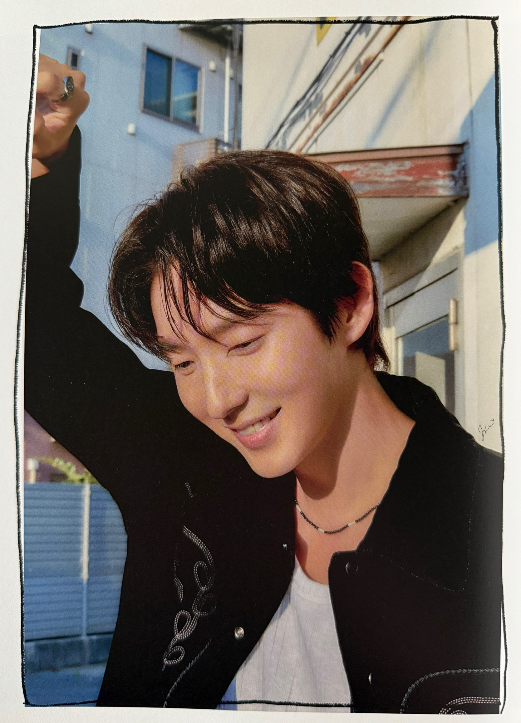 A moment captured by a fan of Lee Joongi