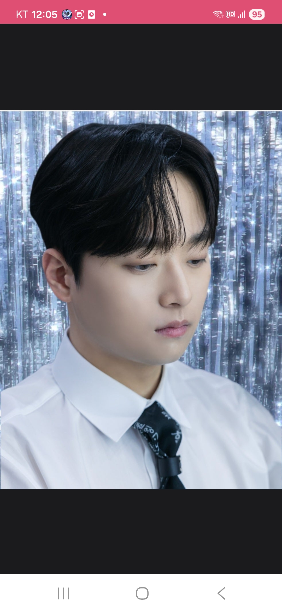 Emotional wallpaper shared by fans for Lee Chanwon