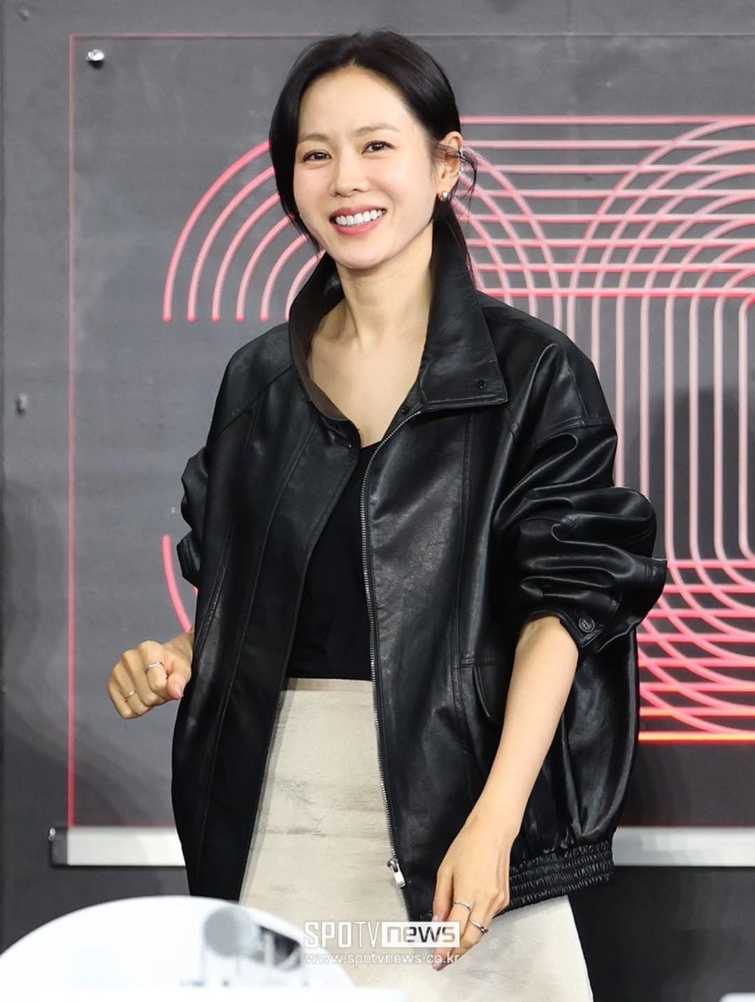 Behind-the-scenes cut of Son Yejin