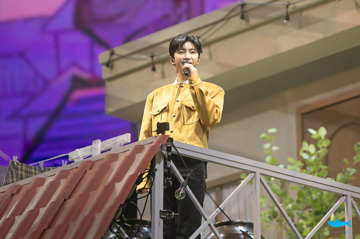 A moment captured by a fan of Lim Youngwoong