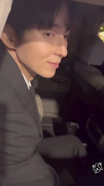 Emotional wallpaper shared by fans for Lee Joongi