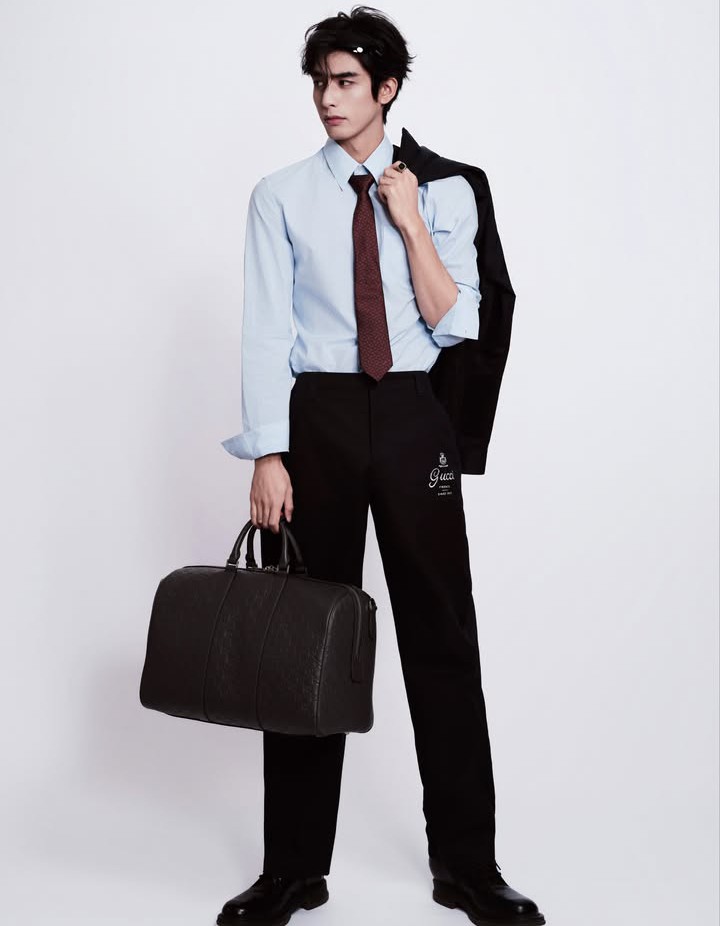 Behind-the-scenes cut of Song WeiLong