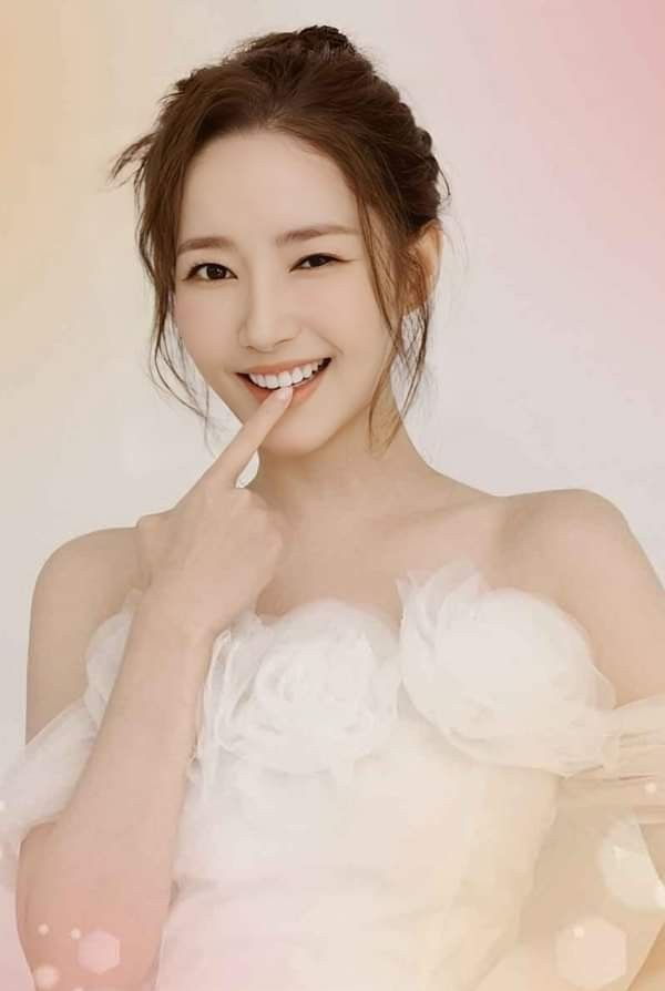 Recent activity shot of Park Minyoung