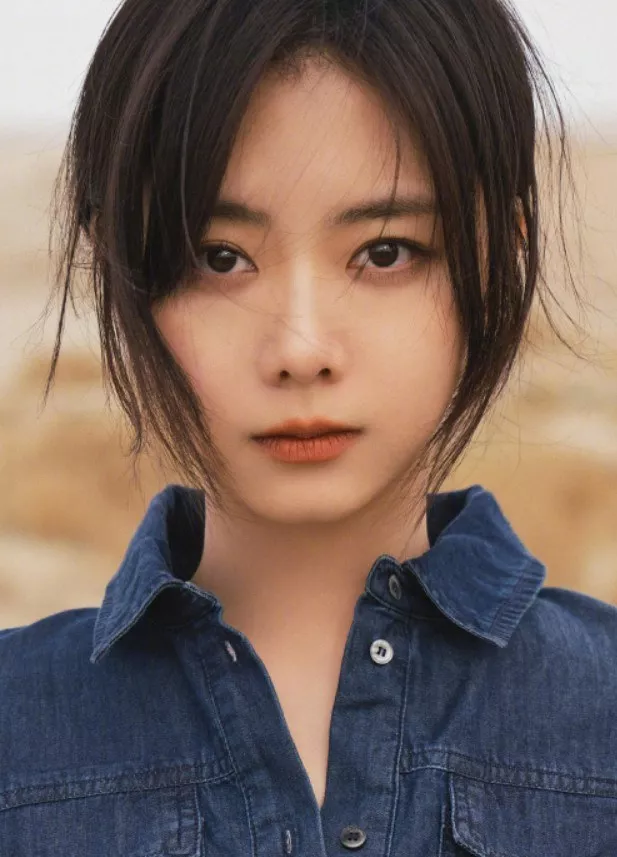 Behind-the-scenes cut of Tan Song Yun