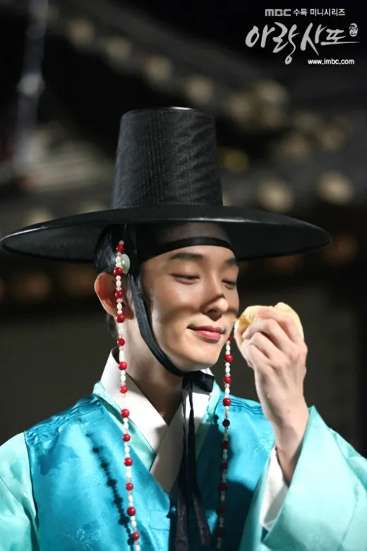 粉丝拍下的李准基瞬间