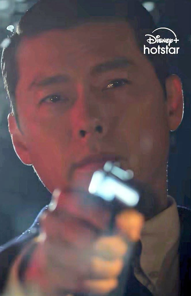 Behind-the-scenes cut of Hyun Bin