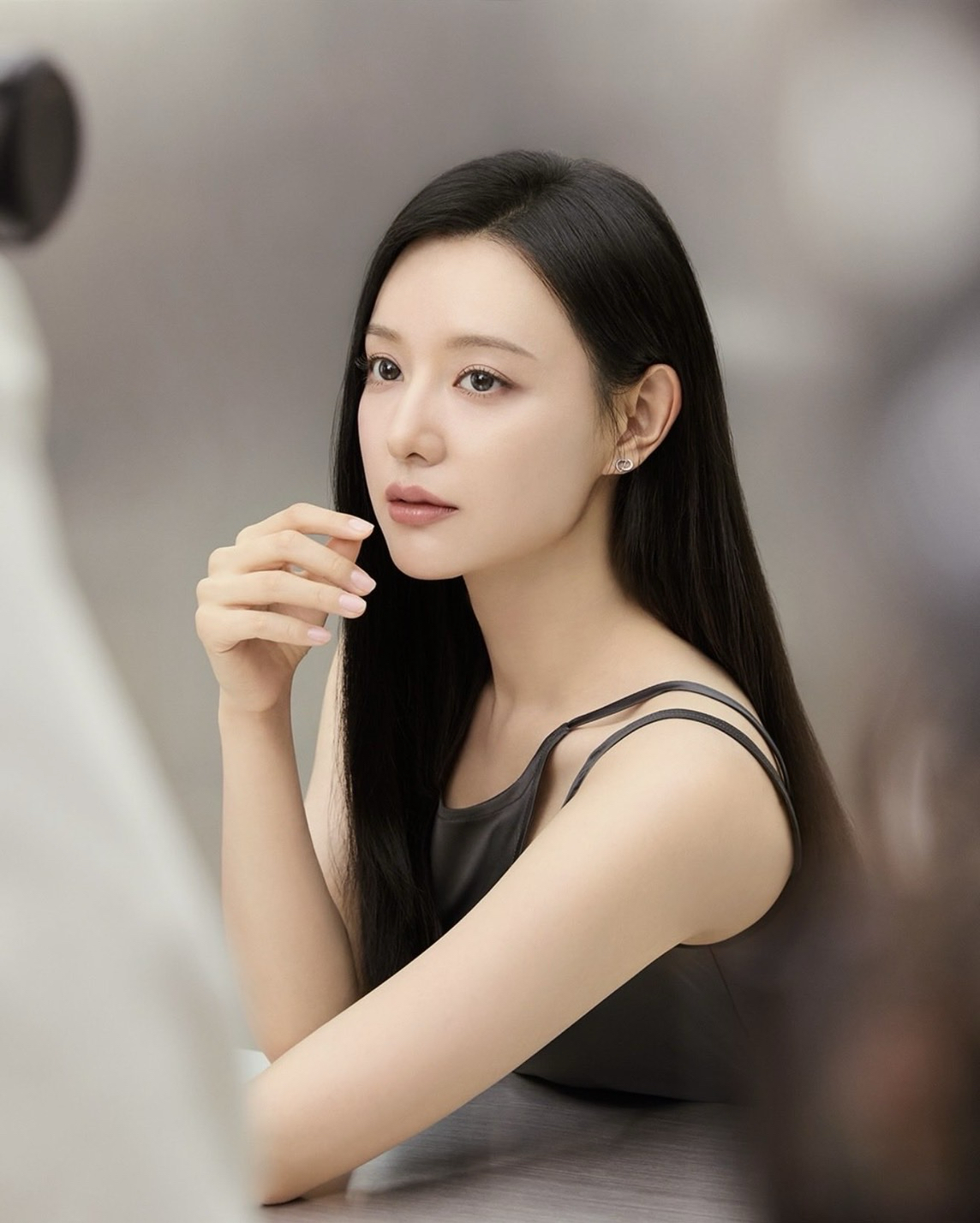Behind-the-scenes cut of Kim Jiwon
