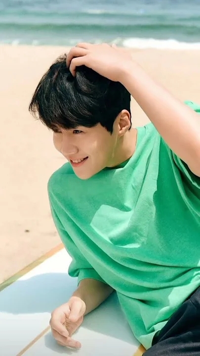 Emotional wallpaper shared by fans for Kim Seonho