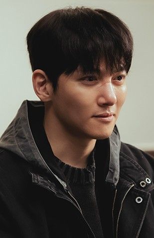 チ・チャンウクの最近の活動ショット