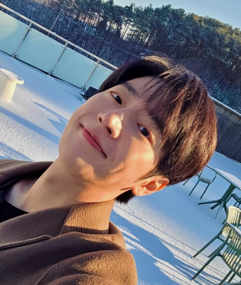 Behind-the-scenes cut of Lee Sangyeob