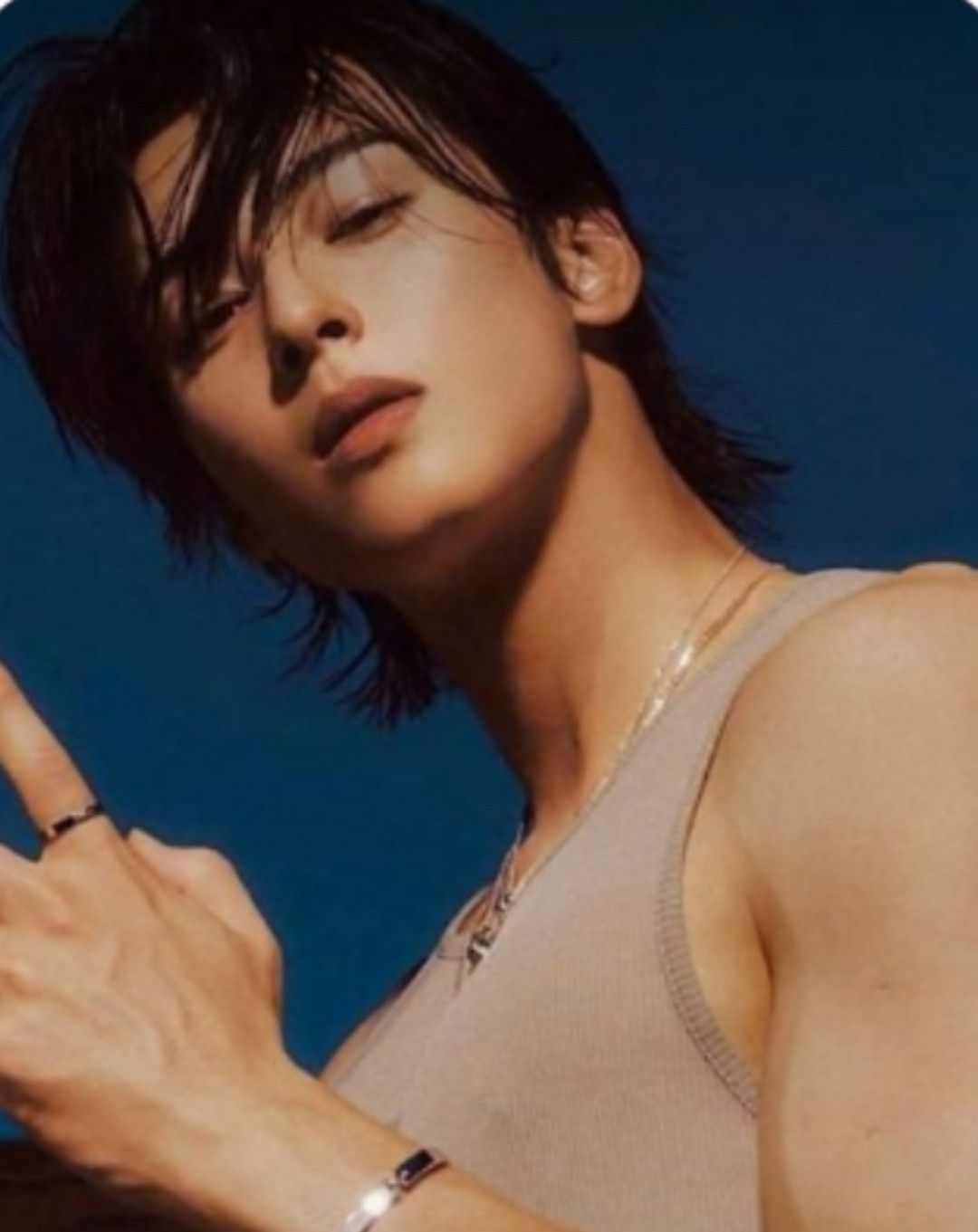 Recent activity shot of Cha Eunwoo