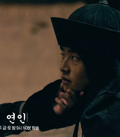 Behind-the-scenes cut of Kim Yoonwoo