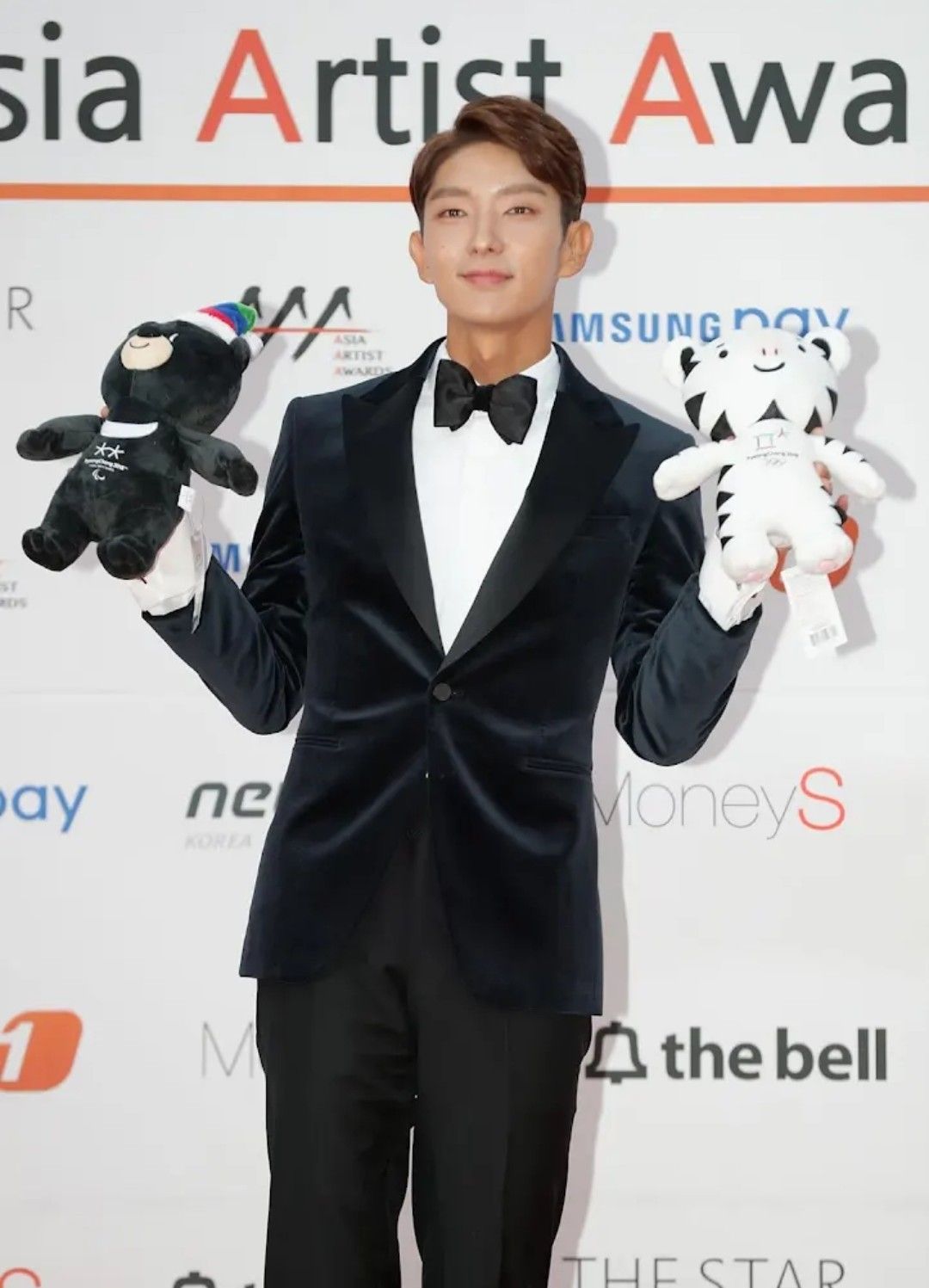 Behind-the-scenes cut of Lee Joongi