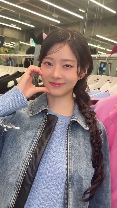 Recent activity shot of Kim Minju