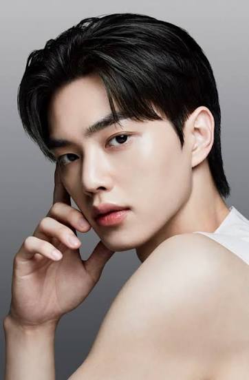 Behind-the-scenes cut of Song Kang