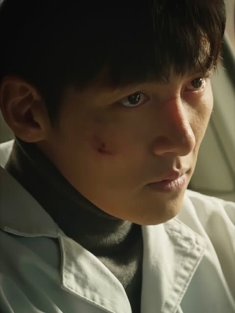 粉丝拍下的池昌旭瞬间