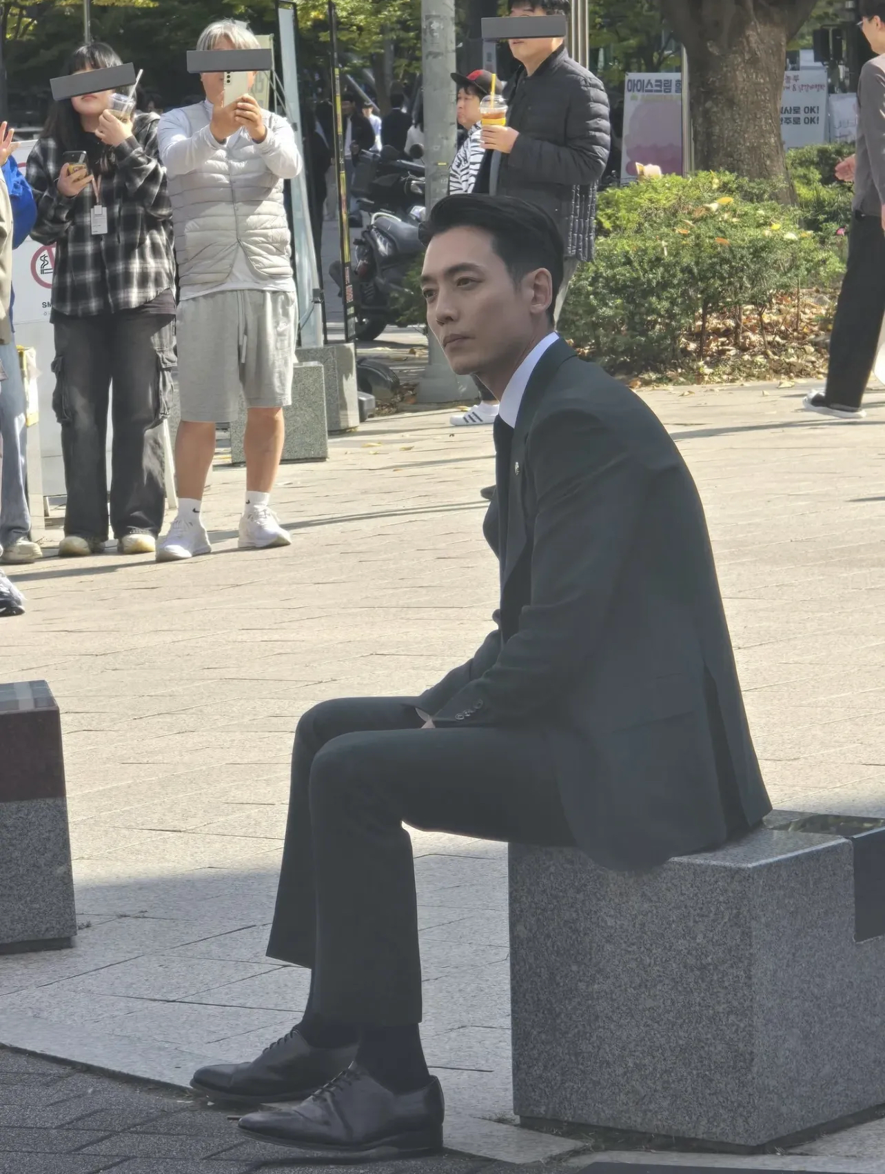 A moment captured by a fan of Jung Kyungho