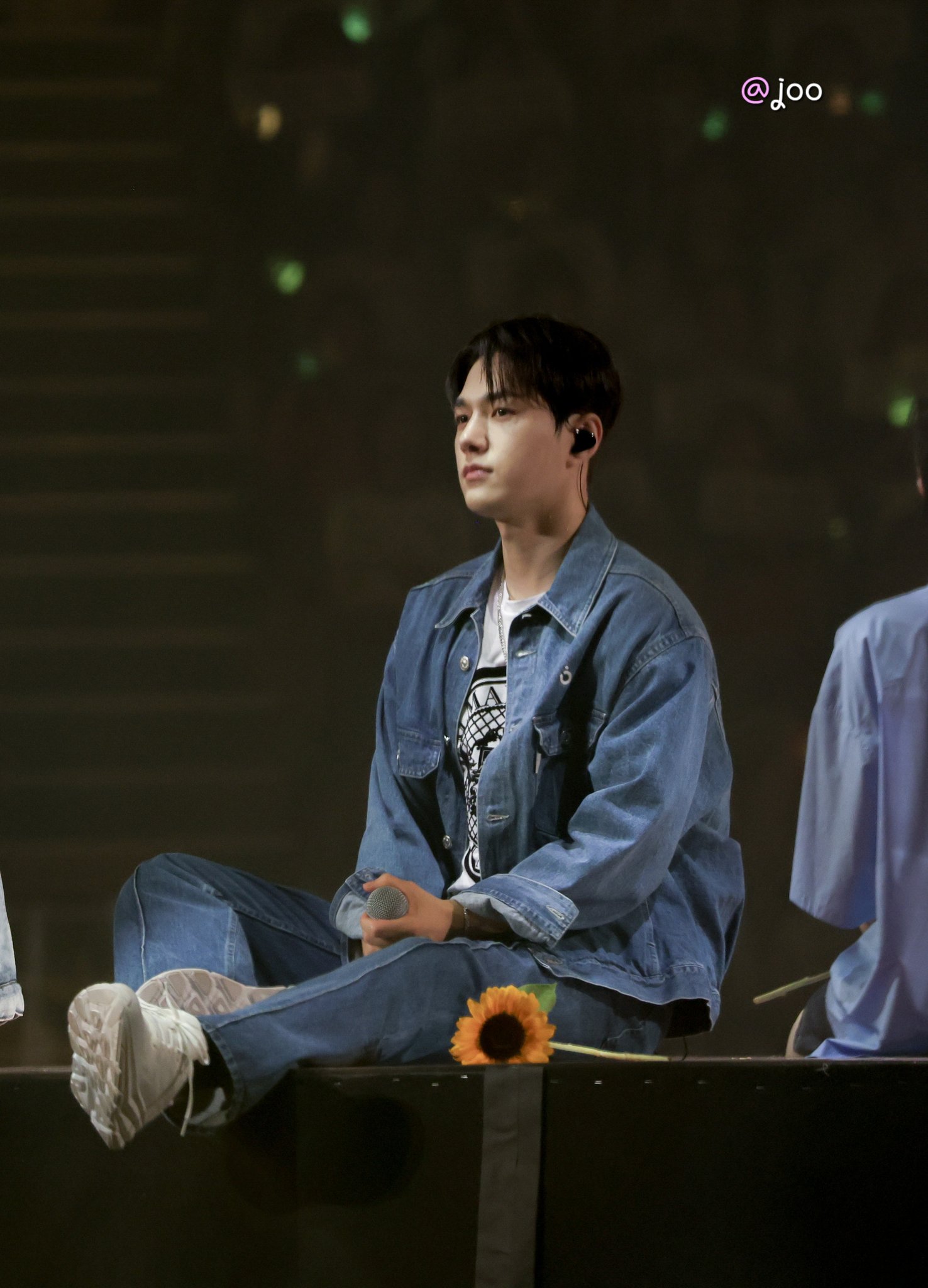 Recent activity shot of Kim Myungsoo (L)