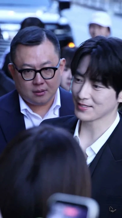 Behind-the-scenes cut of Lee Joonhyuk