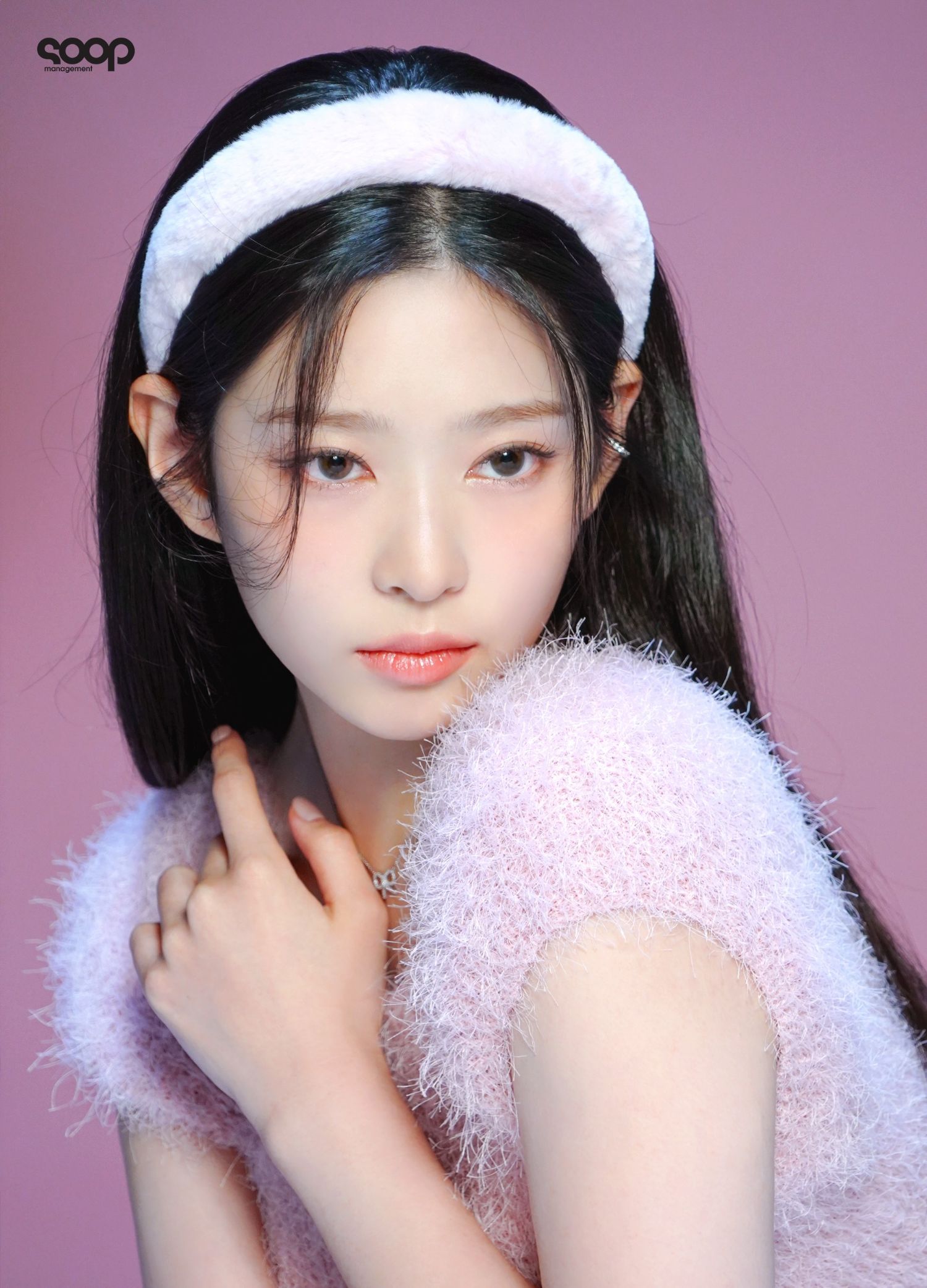 Behind-the-scenes cut of Kim Minju