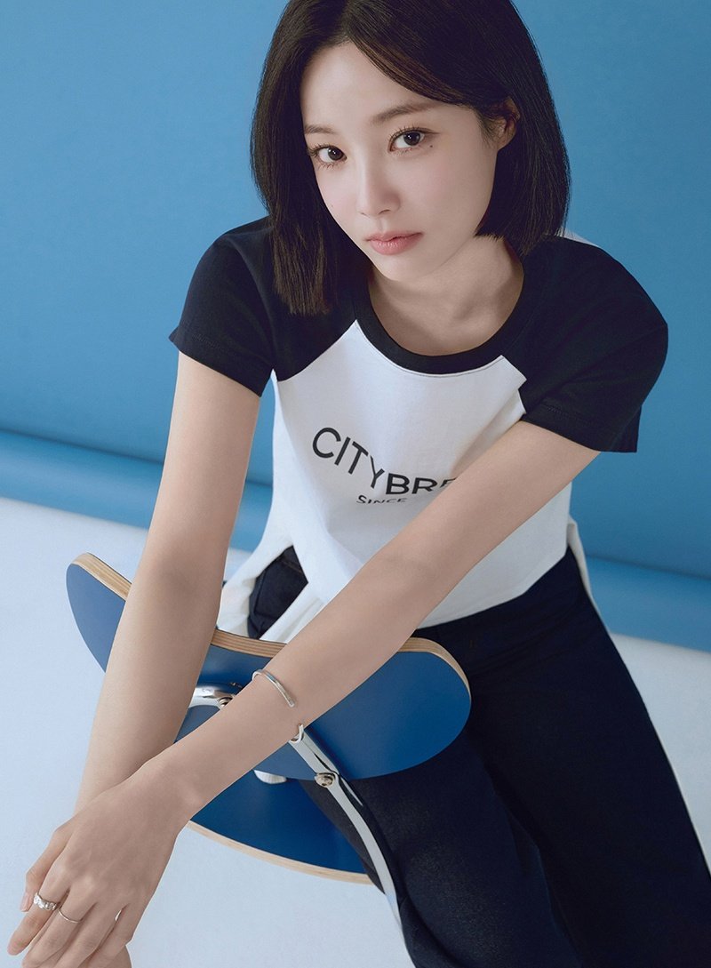 Latest photo of Yeonwoo