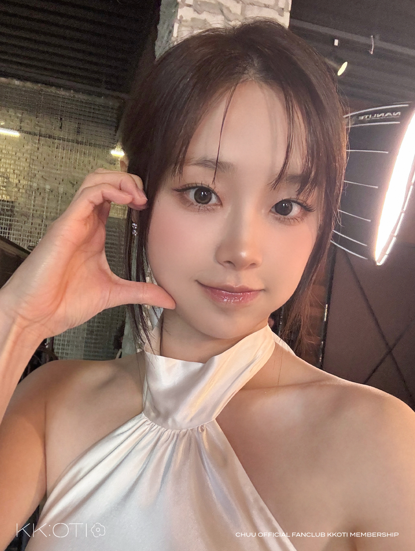 Behind-the-scenes cut of Chuu