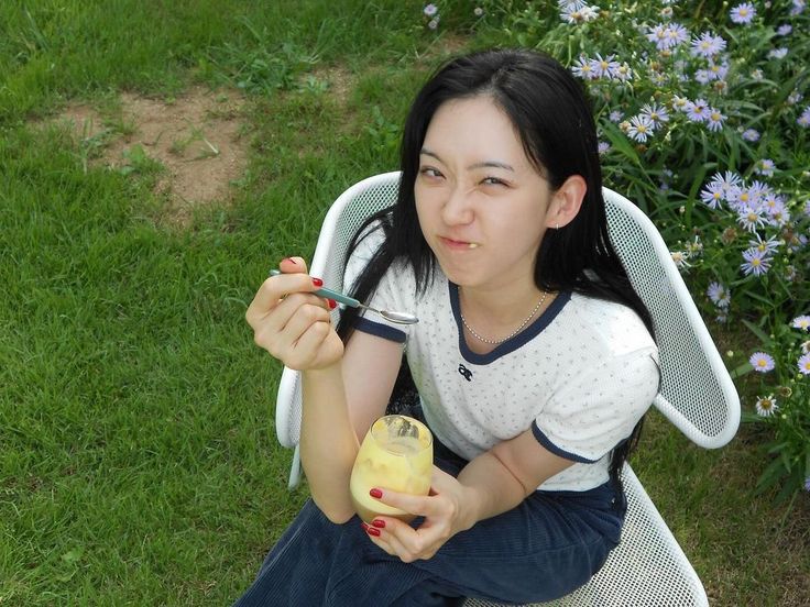 Behind-the-scenes cut of Han Jihyun