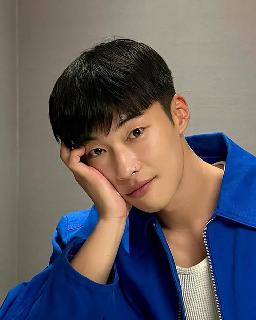 A moment captured by a fan of Woo Dohwan