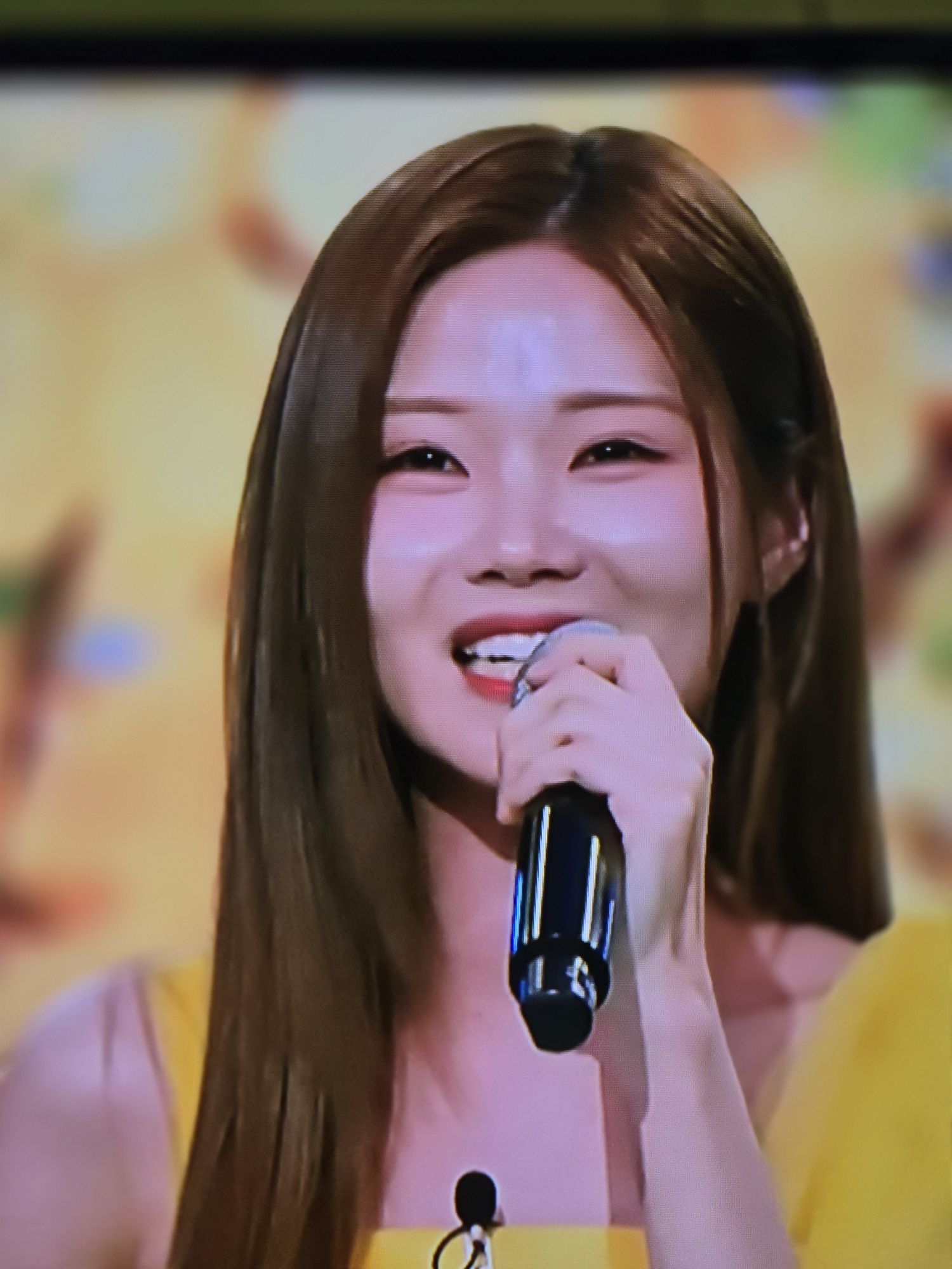 A moment captured by a fan of Bae Ahyeon