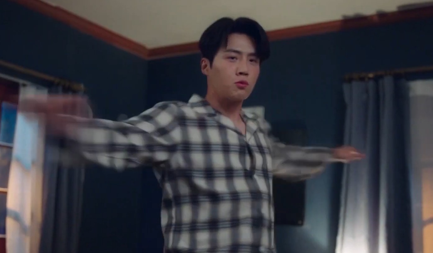Behind-the-scenes cut of Kim Seonho