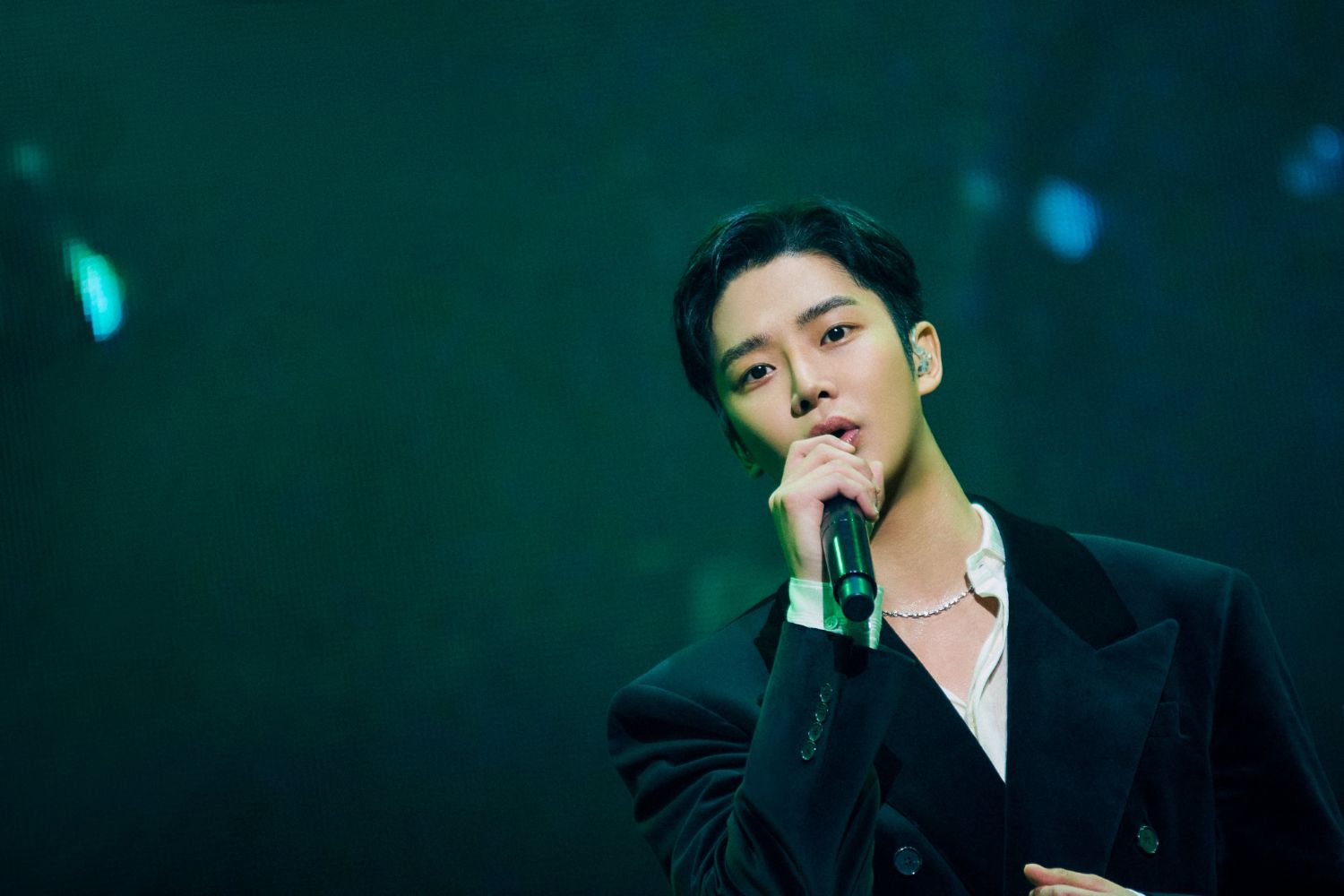 A moment captured by a fan of Rowoon