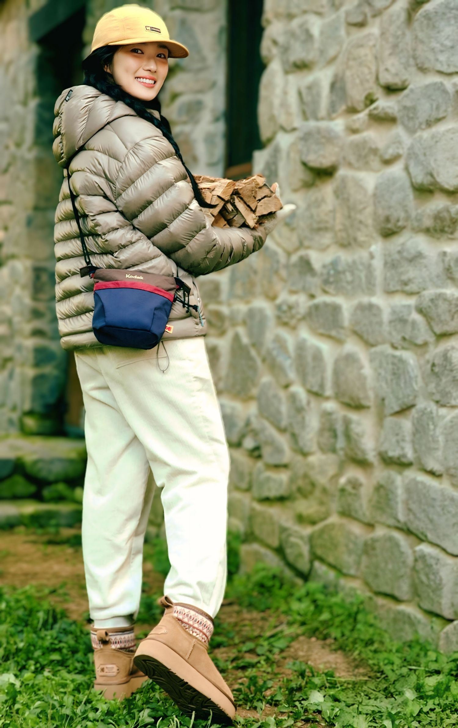 Behind-the-scenes cut of Kim Hyeyoon