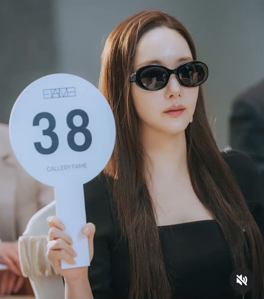 パク・ミニョンの最近の活動ショット