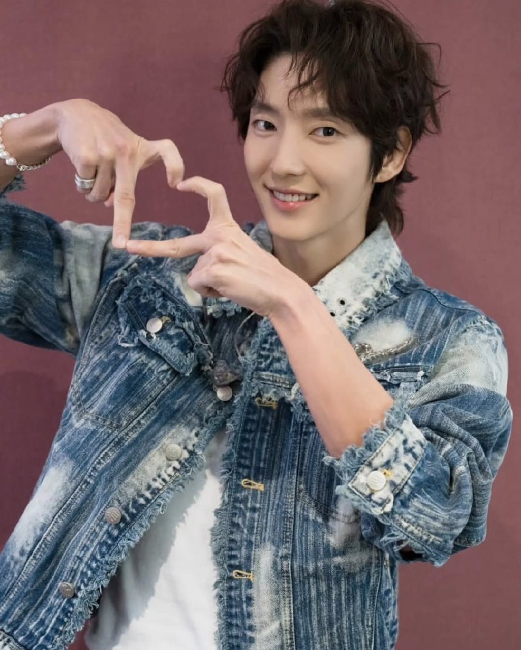Behind-the-scenes cut of Lee Joongi