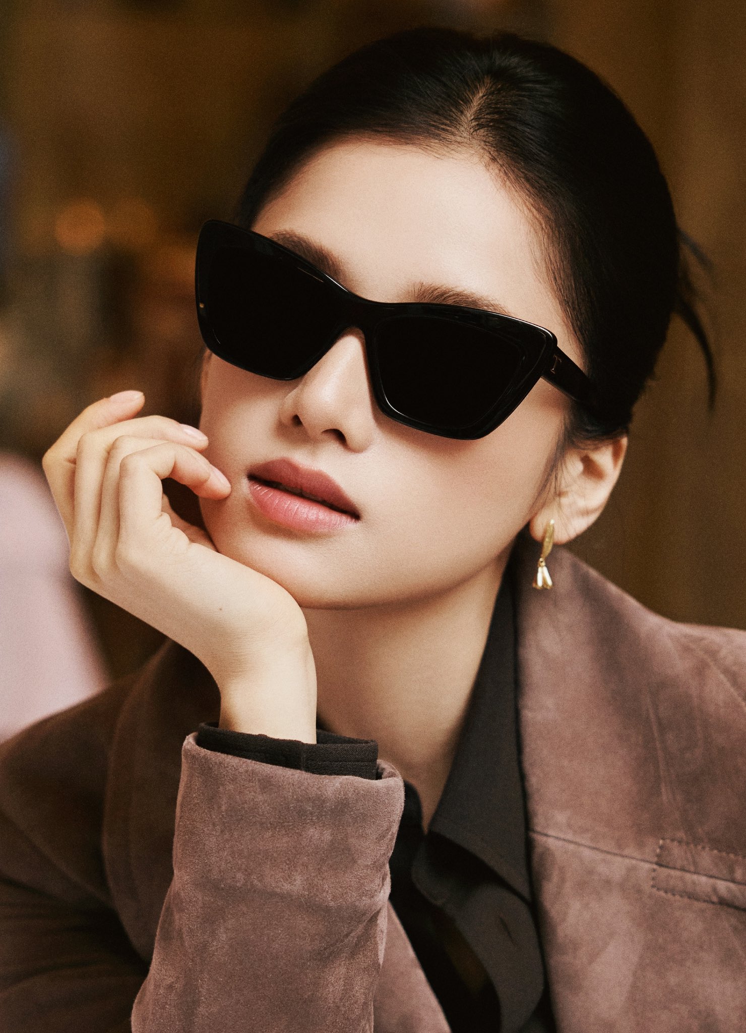 Behind-the-scenes cut of Jingyi Zhang