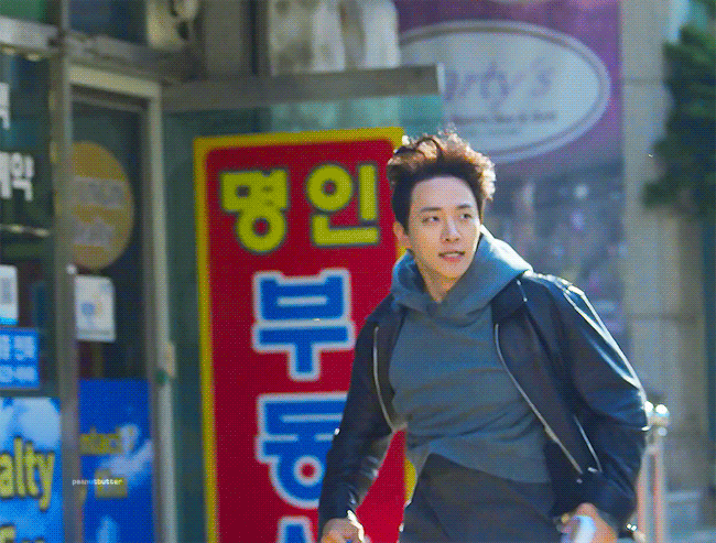 イ・ジュノの最近の活動ショット