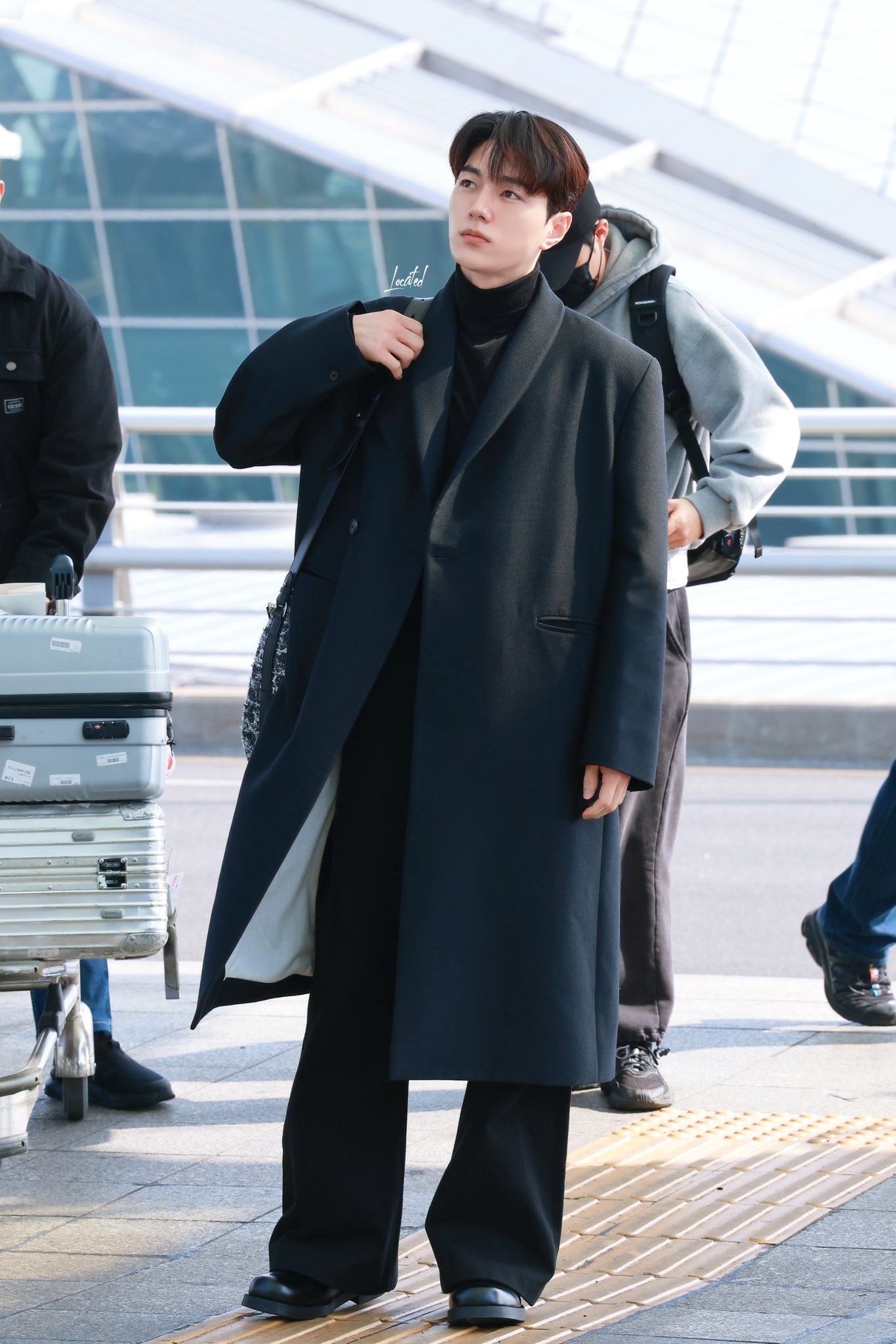 Recent activity shot of Kim Myungsoo (L)