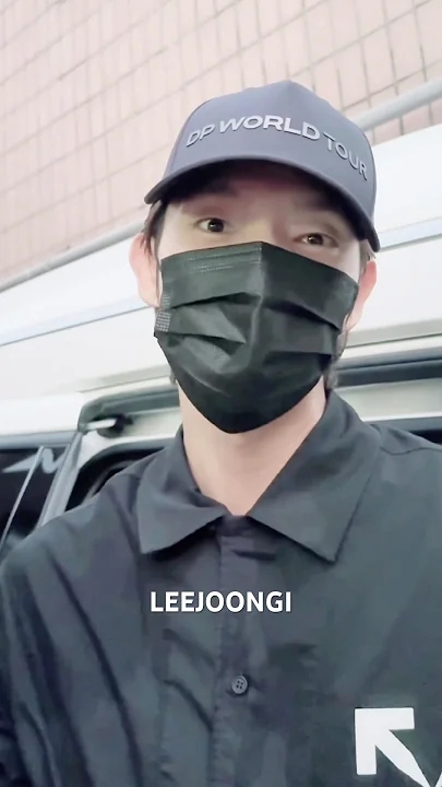 A moment captured by a fan of Lee Joongi