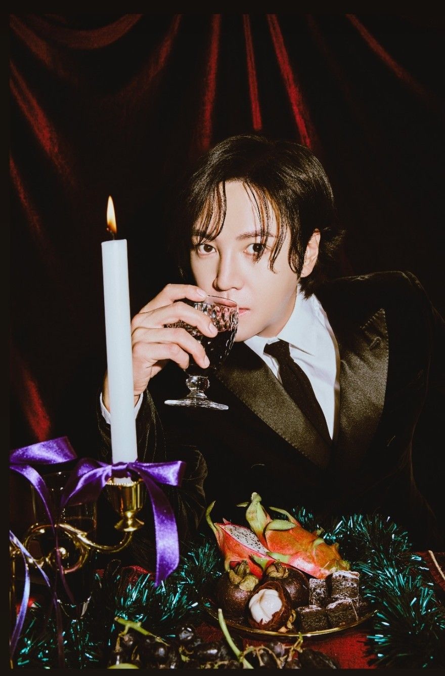 A moment captured by a fan of Jang Geunsuk