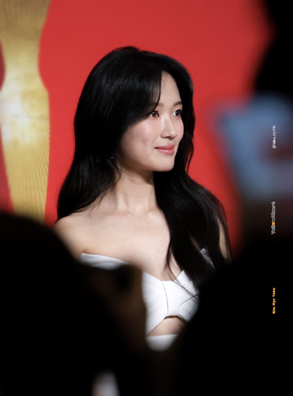 Recent activity shot of Kim Hyeyoon