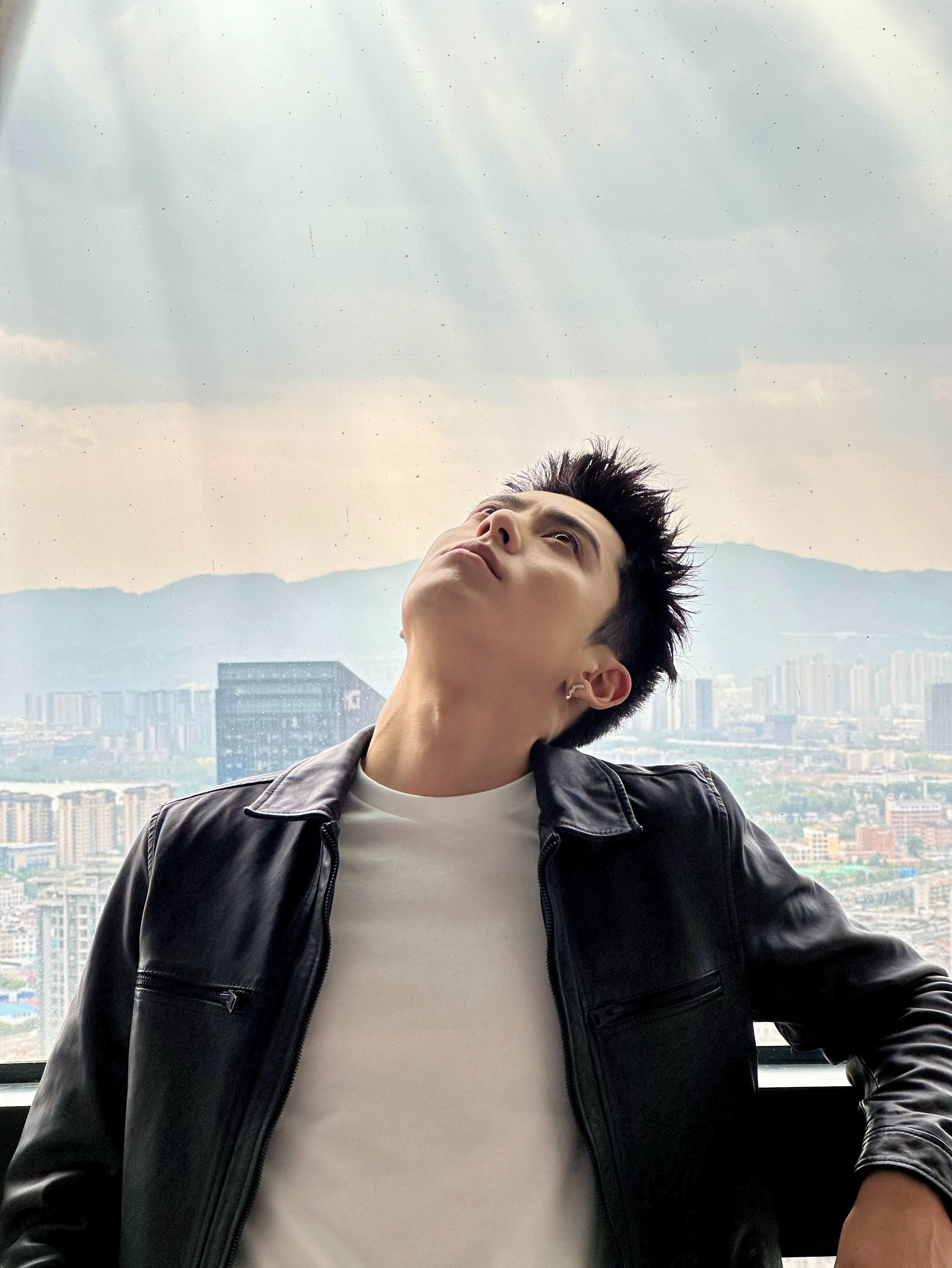 Behind-the-scenes cut of Dylan Wang