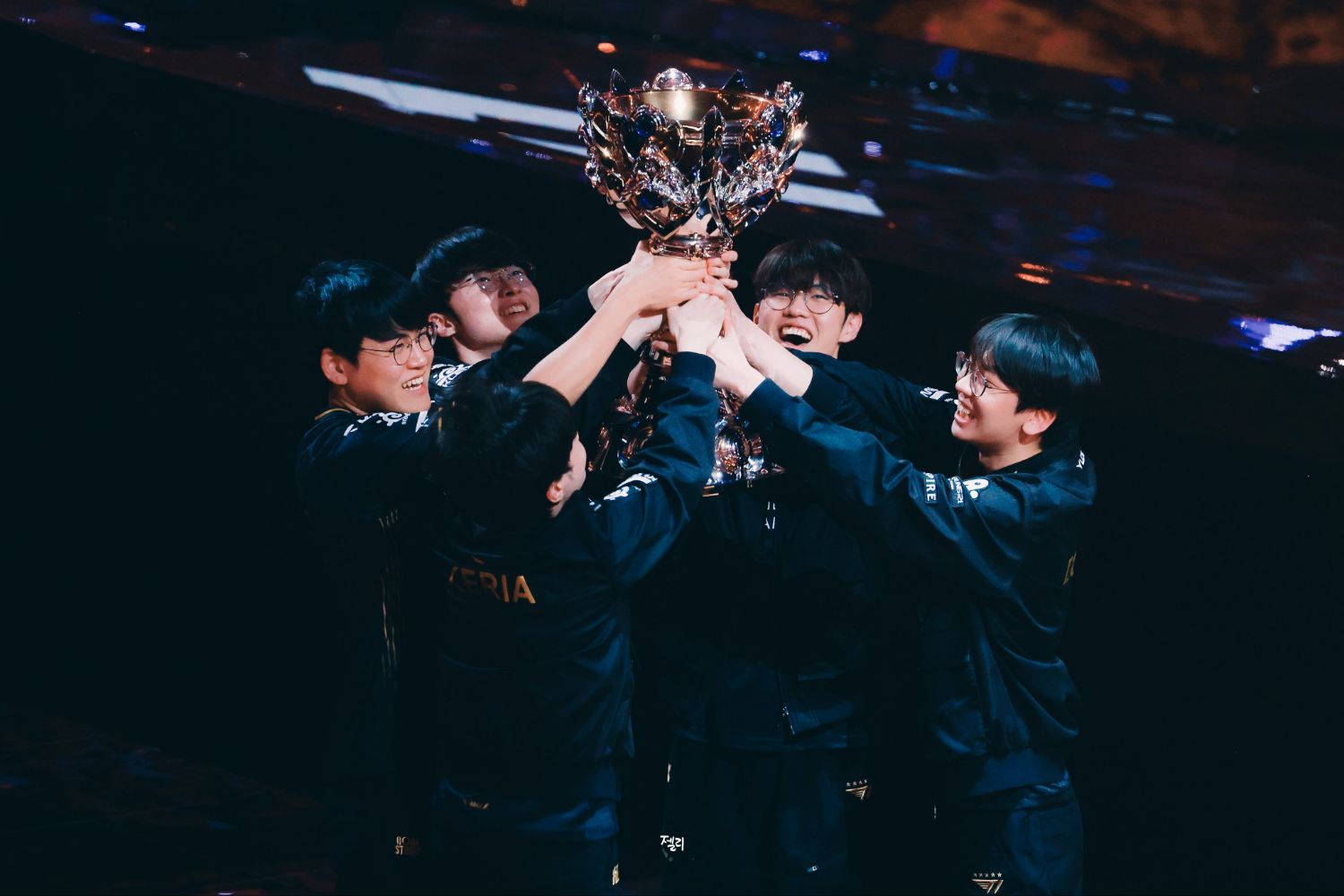 Behind-the-scenes cut of Doran